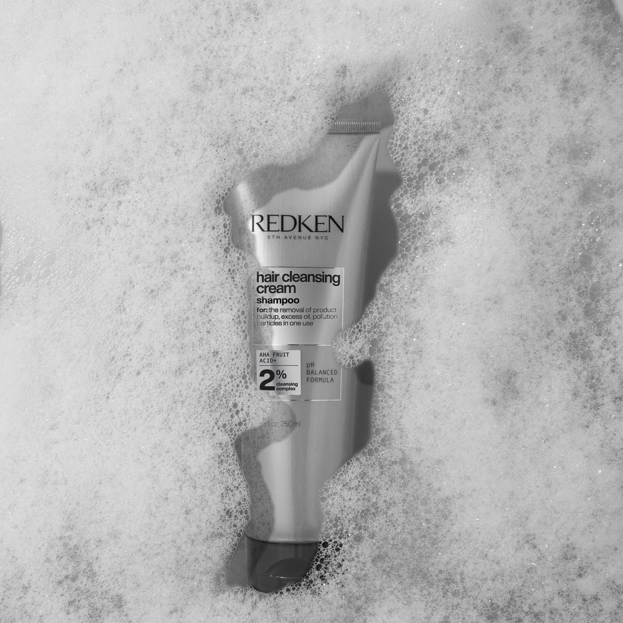 REDKEN HAIR CLEANSING CREAM SHAMPOO 250 ML